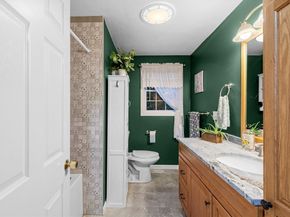 4 Penny Ln, Wareham MA 02538