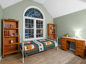 4 Penny Ln, Wareham MA 02538