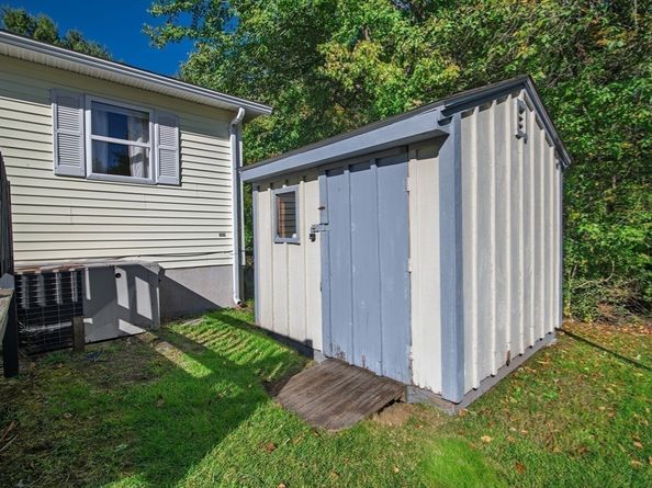 1 Canterbury Lane, Rockland MA 02370