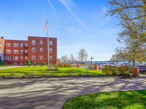 33 Lennon Ct 39, Boston MA 02127