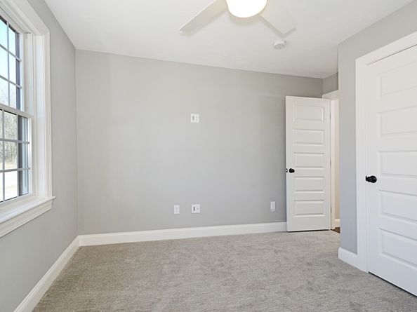 26 Bayliss Way, Uxbridge MA 01569