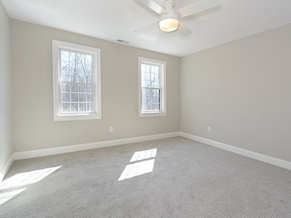 26 Bayliss Way, Uxbridge MA 01569