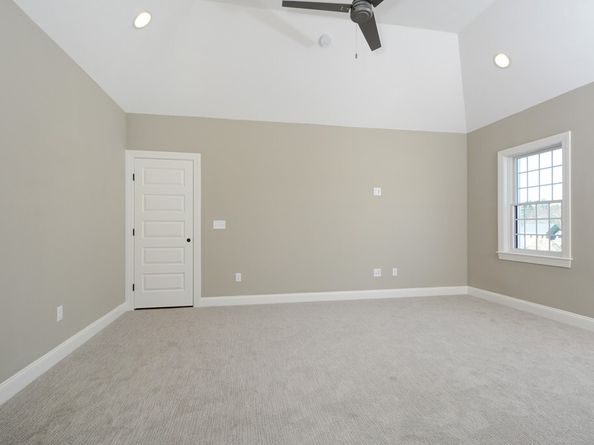 26 Bayliss Way, Uxbridge MA 01569