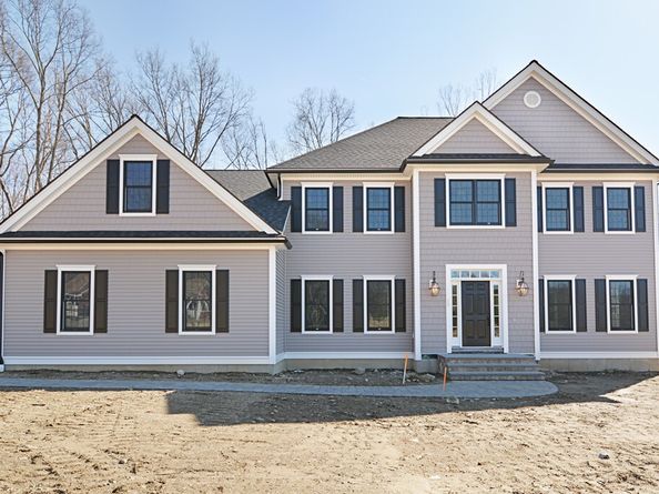 26 Bayliss Way, Uxbridge MA 01569