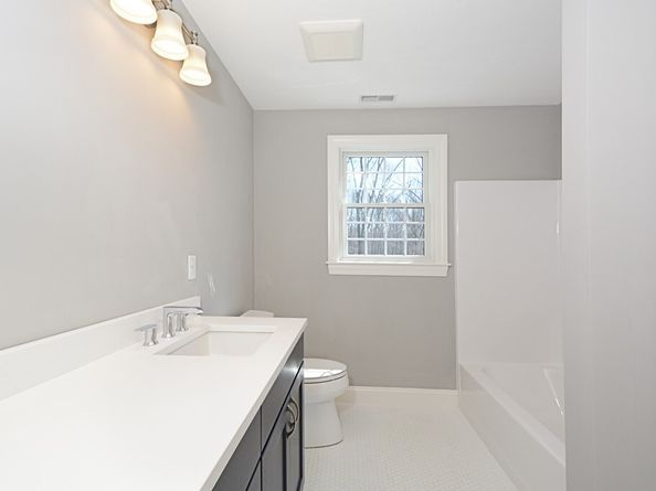 26 Bayliss Way, Uxbridge MA 01569