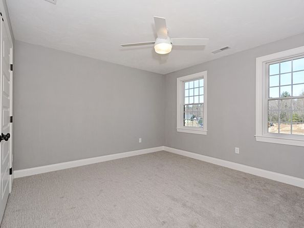 26 Bayliss Way, Uxbridge MA 01569