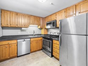 185 Quincy Shore Dr 65, Quincy MA 02171