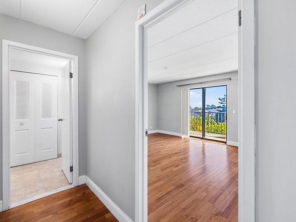 185 Quincy Shore Dr 65, Quincy MA 02171