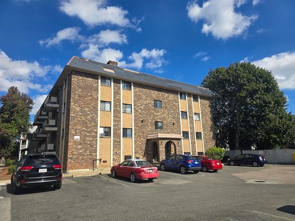 303 Lowell St 1, Somerville MA 02145