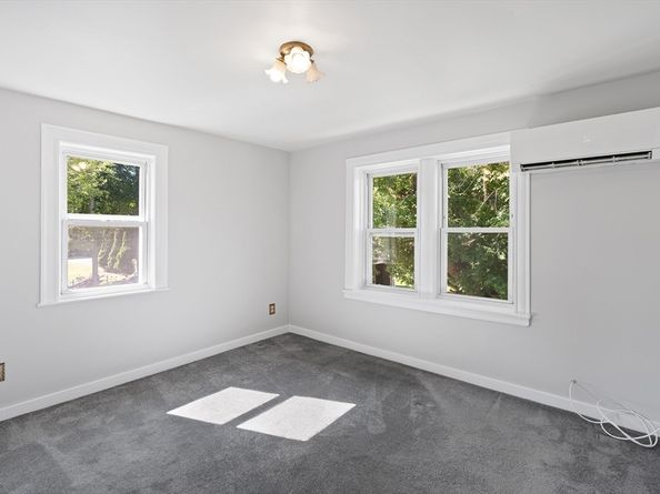8 Fort Ln, Dedham MA 02026
