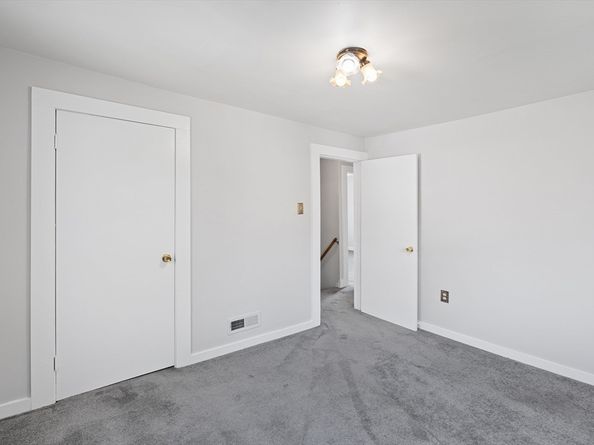 8 Fort Ln, Dedham MA 02026