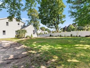 8 Fort Ln, Dedham MA 02026