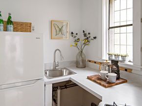 10 Dana St 202, Cambridge MA 02138