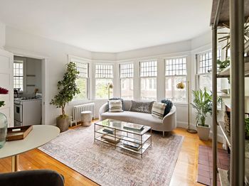 10 Dana St