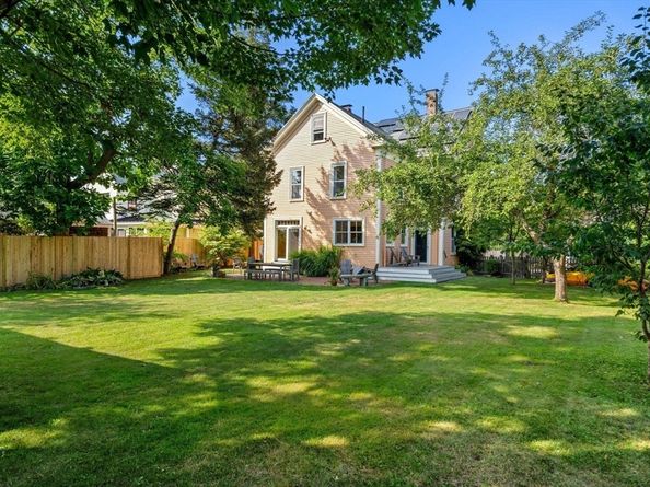 78 Purchase St, Newburyport MA 01950