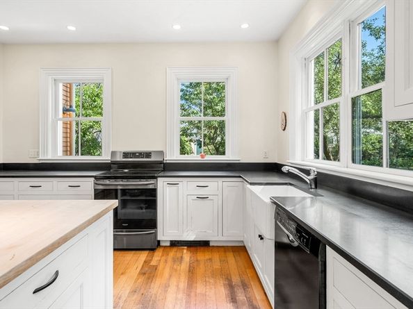 78 Purchase St, Newburyport MA 01950
