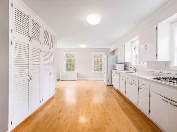 4 Wheeler Ave, Worcester MA 01609