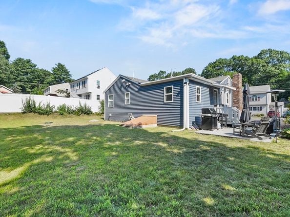 29 Hayes Rd, East Bridgewater MA 02333