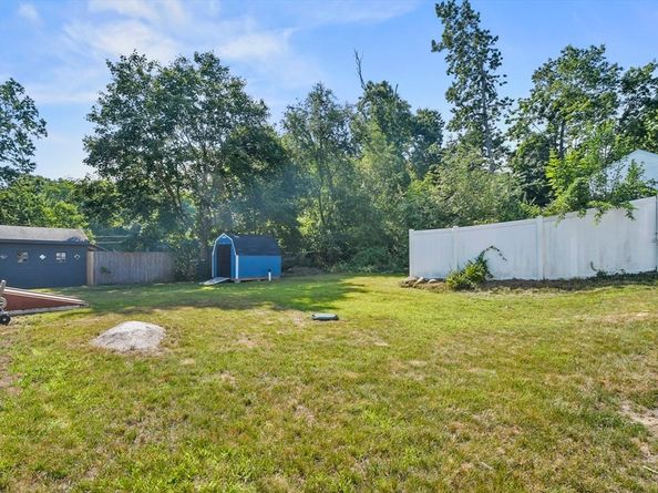 29 Hayes Rd, East Bridgewater MA 02333