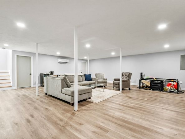 29 Hayes Rd, East Bridgewater MA 02333
