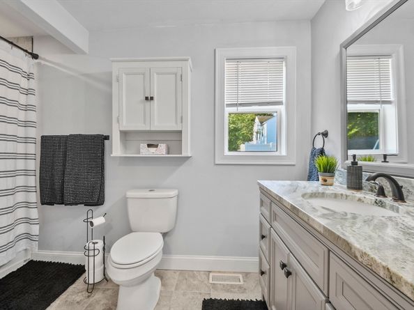 29 Hayes Rd, East Bridgewater MA 02333