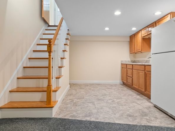 27 May St, Marblehead MA 01945