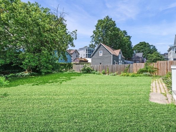 20 Willow Ave 1, Salem MA 01970