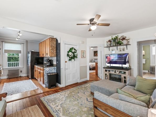 20 Willow Ave 1, Salem MA 01970
