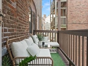 56 Peabody St 2W, Salem MA 01970