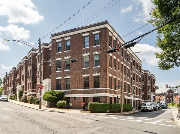130 Sutherland Rd 1, Boston MA 02135