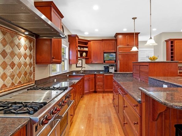2 Oceanmeadow  Lane, Marblehead MA 01945