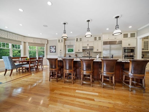 22 Whitehall Cir, Beverly MA 01915