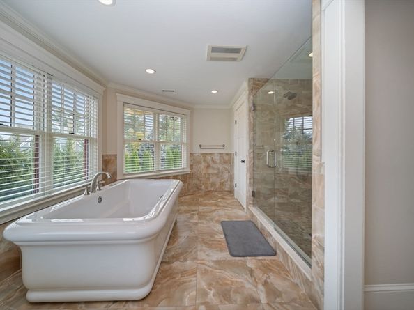 22 Whitehall Cir, Beverly MA 01915