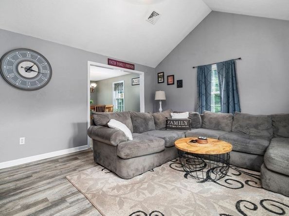 183-183R Mendon Street, Blackstone MA 01504