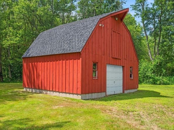 183-183R Mendon Street, Blackstone MA 01504