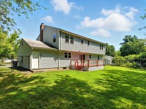33 Highgate Rd, Framingham MA 01701
