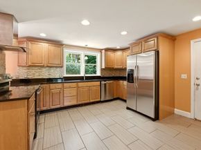 33 Highgate Rd, Framingham MA 01701