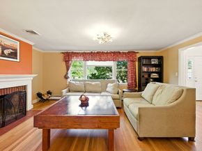 33 Highgate Rd, Framingham MA 01701