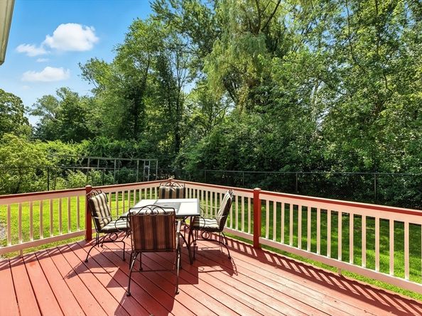 33 Highgate Rd, Framingham MA 01701