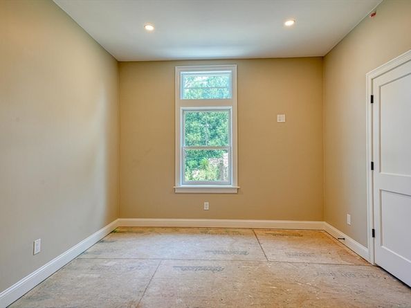 369 Grant 1, Framingham MA 01702