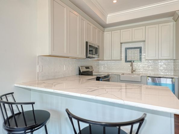 369 Grant 1, Framingham MA 01702