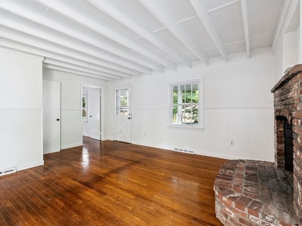 8 Captain's Lane, Mattapoisett MA 02739