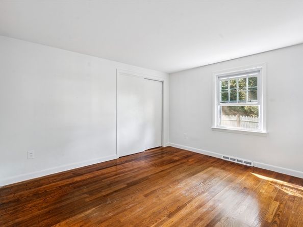 8 Captain's Lane, Mattapoisett MA 02739
