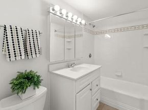 20 Hammond Pond Pkwy 602, Newton MA 02467