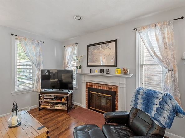 413 Wellman Ave 413, Chelmsford MA 01863