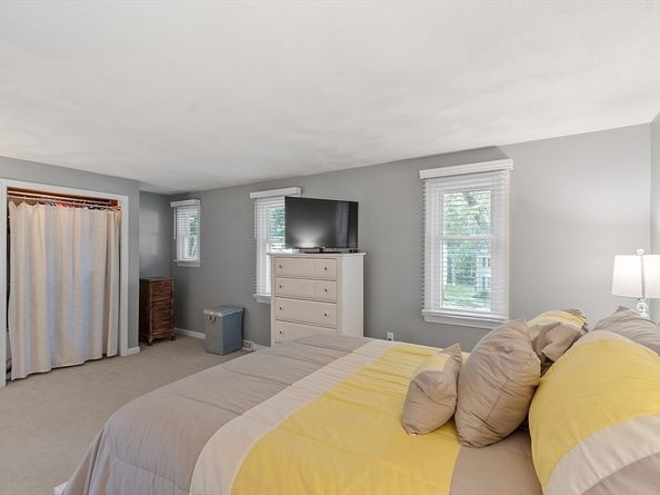 413 Wellman Ave 413, Chelmsford MA 01863