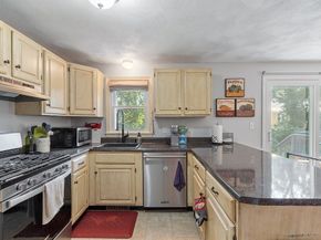 413 Wellman Ave 413, Chelmsford MA 01863