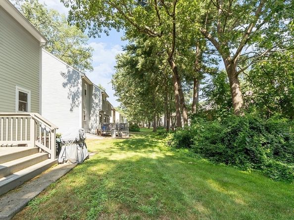 413 Wellman Ave 413, Chelmsford MA 01863