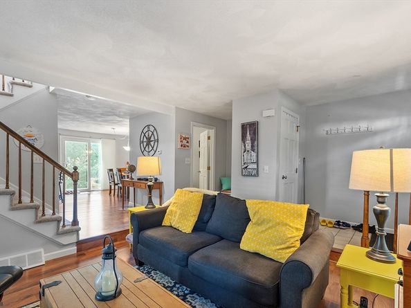 413 Wellman Ave 413, Chelmsford MA 01863