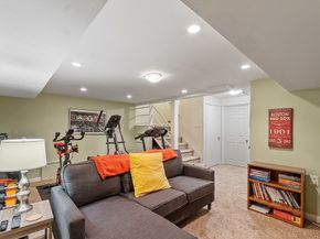 413 Wellman Ave 413, Chelmsford MA 01863